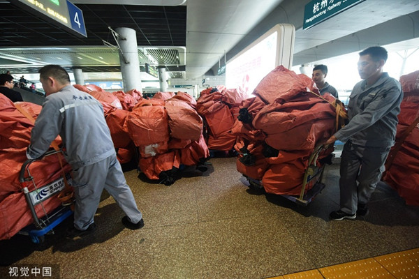 delivery men hangzhou singles day.jpg