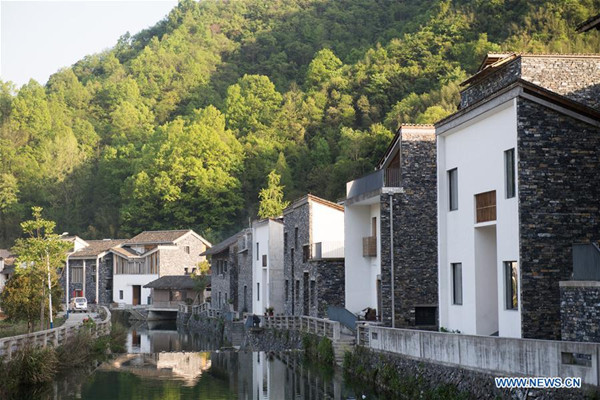 Fuyang houses Hangzhou.jpg