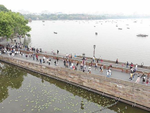visitors west lake.jpg