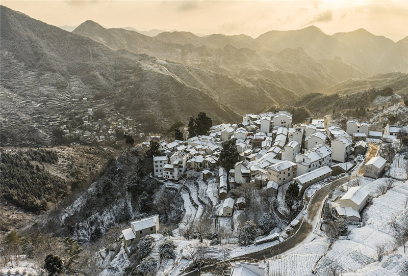 浙江淳安：雪后山村景色靜謐VCG111312254632.jpg