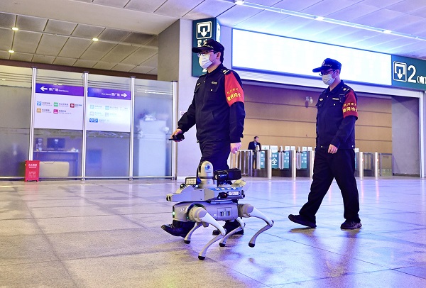 Robot dogs to assist travelers at Hangzhou South Railway Station