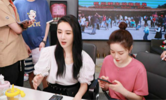 Hangzhou turns to live streaming to promote tourism products