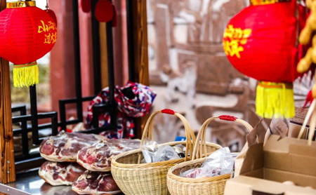 Visitors experience traditional Chinese customs in Maotang village